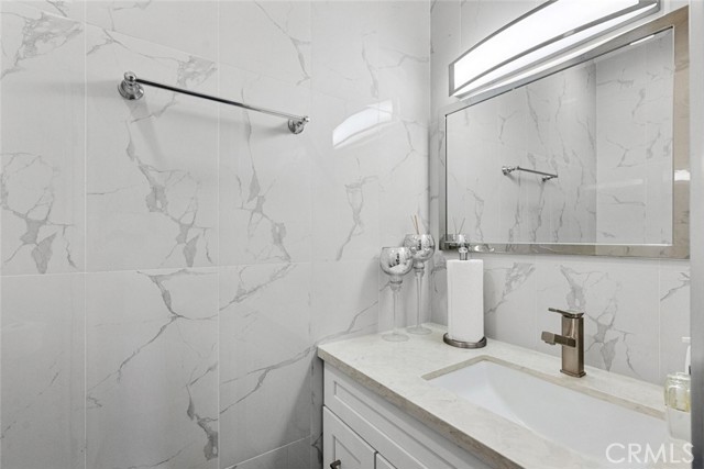 Detail Gallery Image 14 of 28 For 8958 Burnet Ave #B1,  North Hills,  CA 91343 - 2 Beds | 2/1 Baths