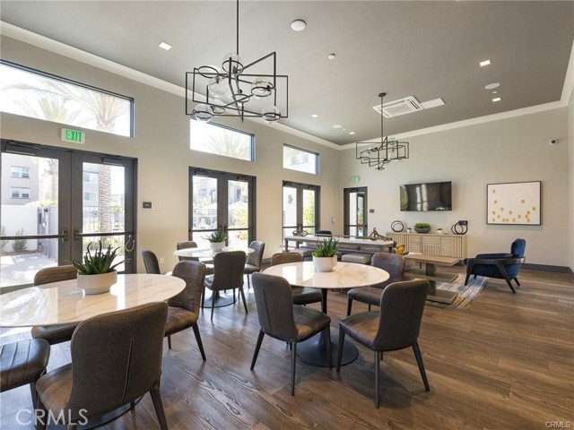 533 Daniel Freeman Circle, Inglewood CA: https://media.crmls.org/medias/823432ed-7811-42b3-91d4-651be98e4cbf.jpg