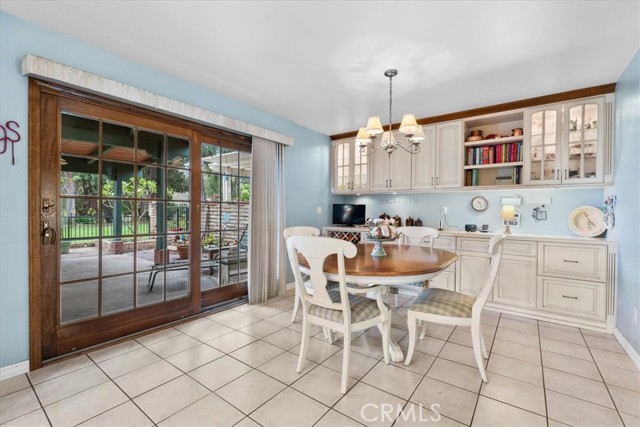 2587 Eagle Circle, Corona CA: https://media.crmls.org/medias/8234d3bc-2fb1-4021-b06b-8f4424c8fab7.jpg