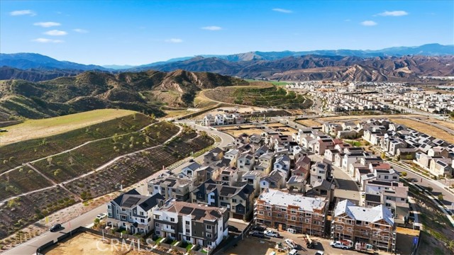 Detail Gallery Image 43 of 47 For 27317 Bear Creek Ln, Valencia,  CA 91381 - 3 Beds | 3/1 Baths