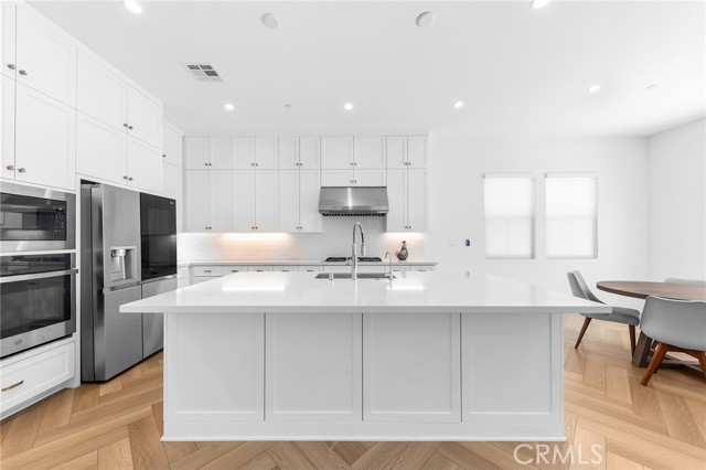 27 Miren Pl, Arcadia CA: https://media.crmls.org/medias/82353377-2e9c-4d69-a58b-6e64364e0fc6.jpg