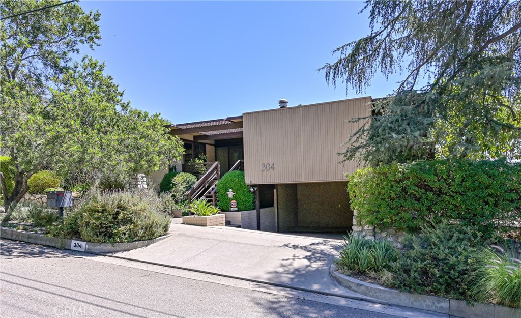 304 Sycamore Place, Sierra Madre, CA 91024