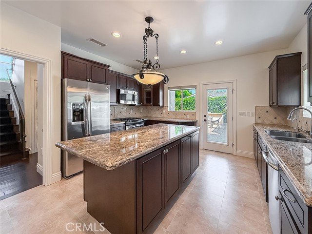 Detail Gallery Image 13 of 58 For 5960 Balcom, Encino,  CA 91316 - 4 Beds | 4 Baths