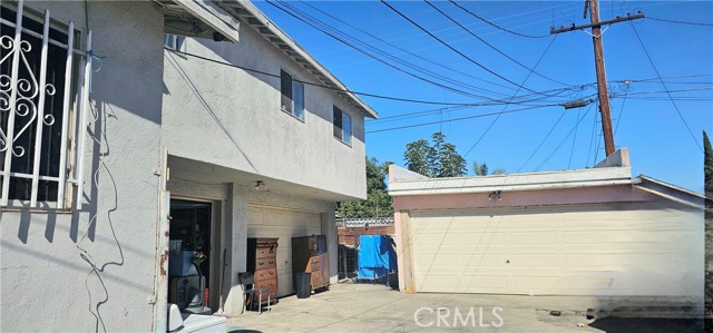 Detail Gallery Image 9 of 13 For 1715 E 70th, Los Angeles,  CA 90001 - 5 Beds | 3 Baths