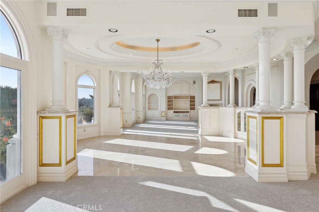 https://media.crmls.org/medias/823743d0-e1d2-4057-aa03-2499d7eb911a.jpg?preset=X-Large