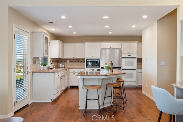 Detail Gallery Image 12 of 54 For 2039 Promontory, Paso Robles,  CA 93446 - 3 Beds | 2/1 Baths