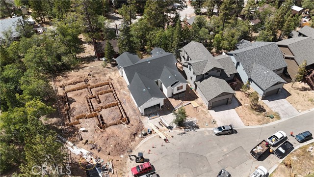 Detail Gallery Image 17 of 21 For 870 Pine Meadow Ct, Big Bear Lake,  CA 92315 - 3 Beds | 3/1 Baths