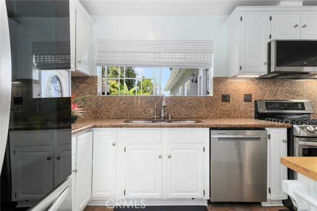 Detail Gallery Image 19 of 62 For 707 N Prospect Ave, Redondo Beach,  CA 90277 - 5 Beds | 4/1 Baths