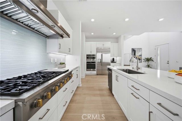 Detail Gallery Image 9 of 69 For 27516 Golden Currant Pl, Valencia,  CA 91381 - 4 Beds | 4/1 Baths