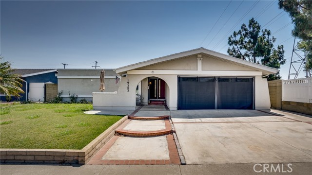 19202 Hickory Lane, Huntington Beach CA: https://media.crmls.org/medias/82393f26-ee71-405b-9a27-caa10a89cae3.jpg