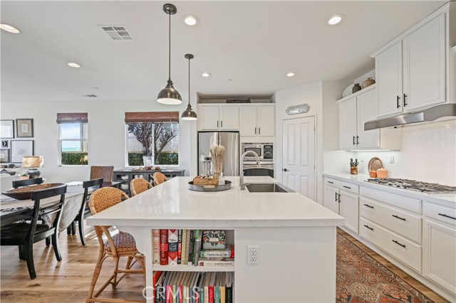 Detail Gallery Image 10 of 62 For 28658 Farrier Dr, Valencia,  CA 91354 - 3 Beds | 3/1 Baths