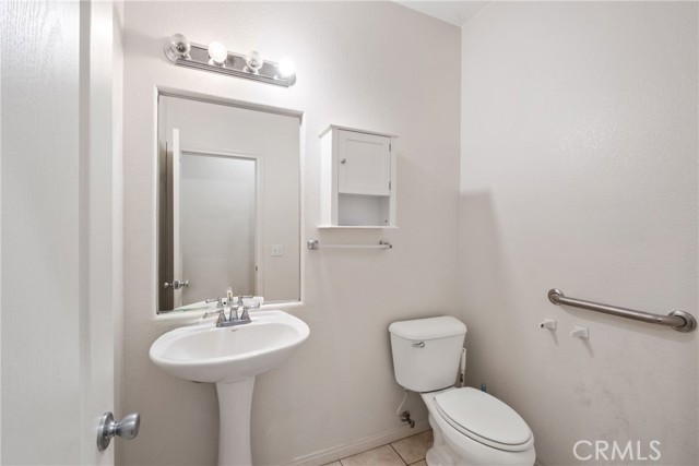 Detail Gallery Image 9 of 25 For 13166 Four Hills Way, Victorville,  CA 92392 - 4 Beds | 2/1 Baths