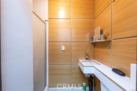 3025 Edgehill Drive, Los Angeles CA: https://media.crmls.org/medias/823a226d-ca58-4cdc-b093-fa734474fee0.jpg