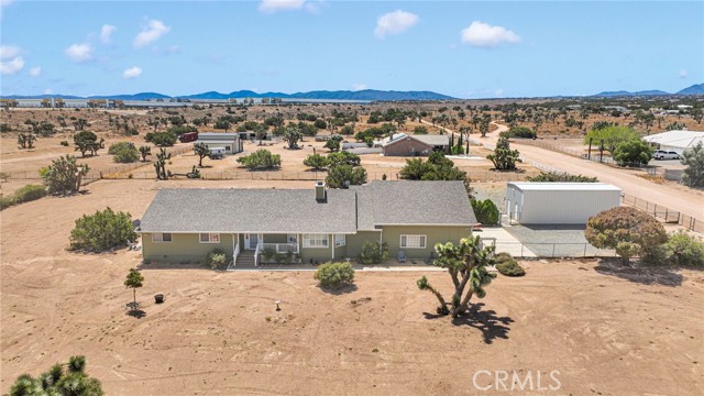 Detail Gallery Image 2 of 38 For 8875 Fremontia Rd, Oak Hills,  CA 92344 - 3 Beds | 2 Baths