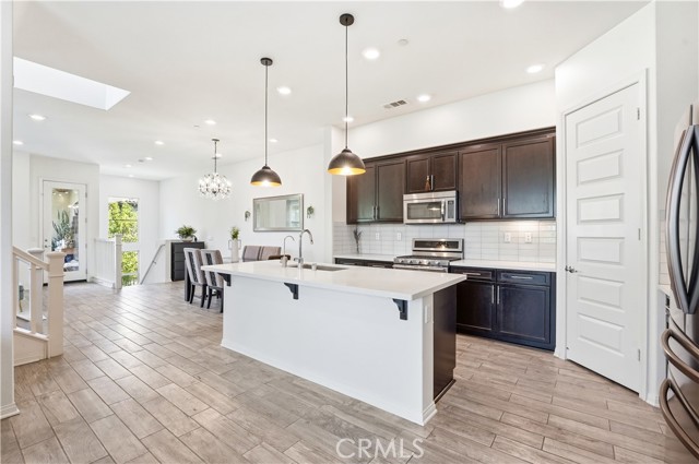 Detail Gallery Image 2 of 43 For 119 Plateau, Irvine,  CA 92618 - 3 Beds | 3 Baths