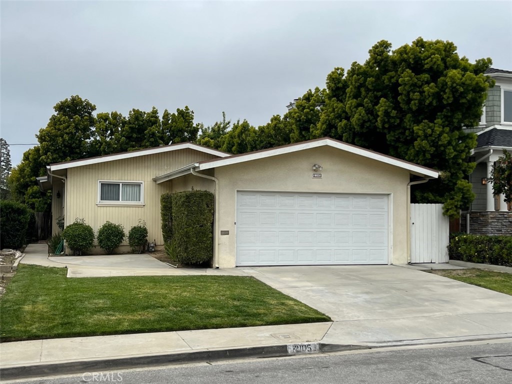 2105 N Poinsettia Avenue, Manhattan Beach, CA 90266