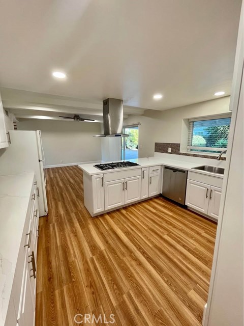 Detail Gallery Image 8 of 31 For 1666 W Chanticleer Rd, Anaheim,  CA 92802 - 4 Beds | 2/1 Baths