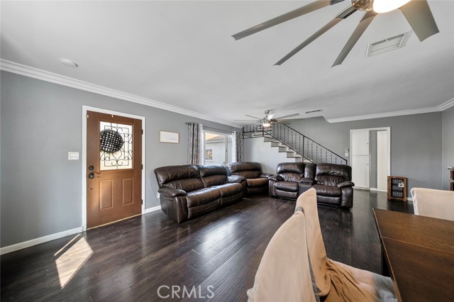 Detail Gallery Image 13 of 36 For 4228 Ostrom, Lakewood,  CA 90713 - 5 Beds | 3 Baths