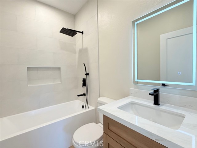 Detail Gallery Image 24 of 34 For 302 Tall Oak, Irvine,  CA 92603 - 3 Beds | 3/1 Baths