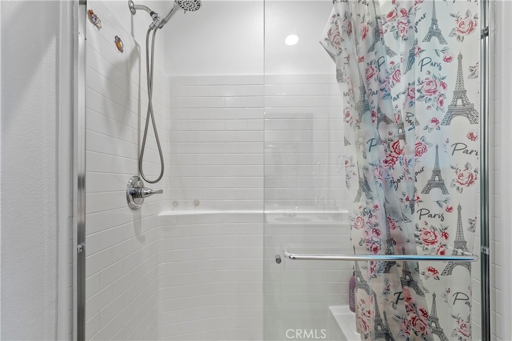 https://media.crmls.org/medias/823b2203-0d4a-48d2-946a-b97fc77d7fa1.jpg?preset=X-Large