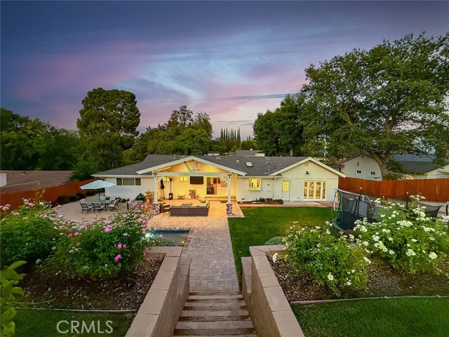 843 Encino Vista Drive, Thousand Oaks CA: https://media.crmls.org/medias/823b3298-f95a-4c7e-a968-dd17d0f4f4ac.jpg