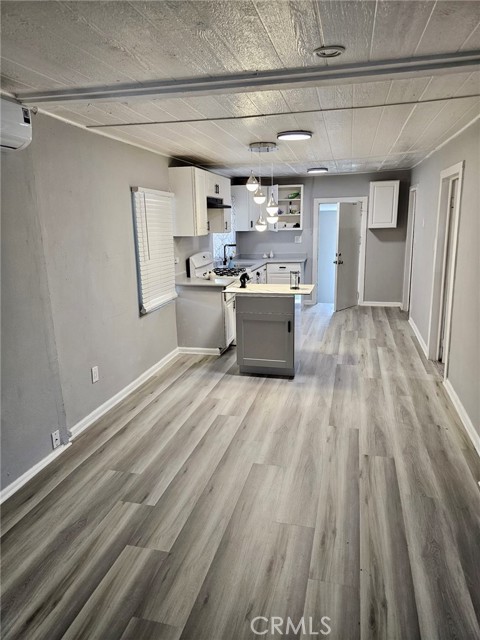 Detail Gallery Image 4 of 16 For 340 W Congress, Colton,  CA 92324 - 3 Beds | 2 Baths