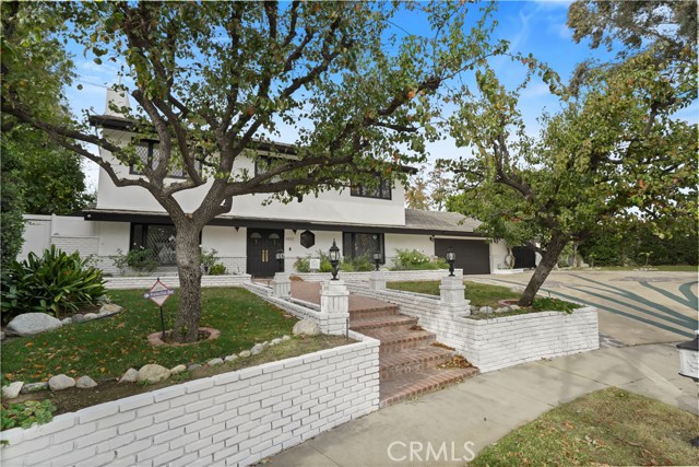 Detail Gallery Image 2 of 49 For 9853 Wish Ave, Northridge,  CA 91325 - 5 Beds | 2/1 Baths