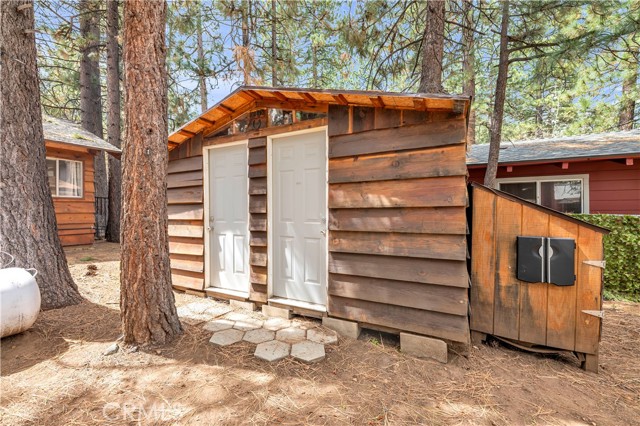 42660 La Placida, Big Bear Lake CA: https://media.crmls.org/medias/823c1aba-8450-4028-9403-b660fabe2b22.jpg