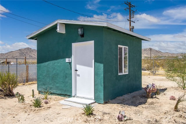 4574 Avenida Del Sol, Joshua Tree CA: https://media.crmls.org/medias/823cbb1c-2add-40ab-b508-fbd01fed3837.jpg