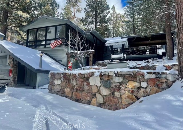 Detail Gallery Image 2 of 21 For 1002 Cherokee St, Fawnskin,  CA 92333 - 4 Beds | 3 Baths