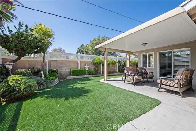 Detail Gallery Image 9 of 41 For 2102 N Eastwood Ave, Santa Ana,  CA 92705 - 3 Beds | 2 Baths