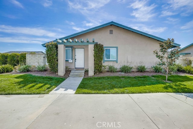 Detail Gallery Image 1 of 21 For 16501 Caballero Ln, Huntington Beach,  CA 92649 - 3 Beds | 1/1 Baths