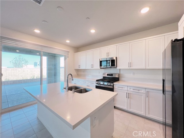 Detail Gallery Image 4 of 25 For 4664 S Piper Way, Ontario,  CA 91762 - 4 Beds | 3 Baths