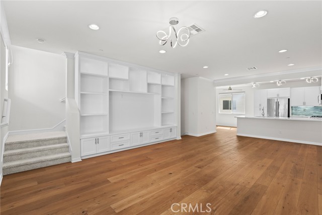 Detail Gallery Image 6 of 30 For 5762 Acacia, Lakewood,  CA 90712 - 3 Beds | 4 Baths