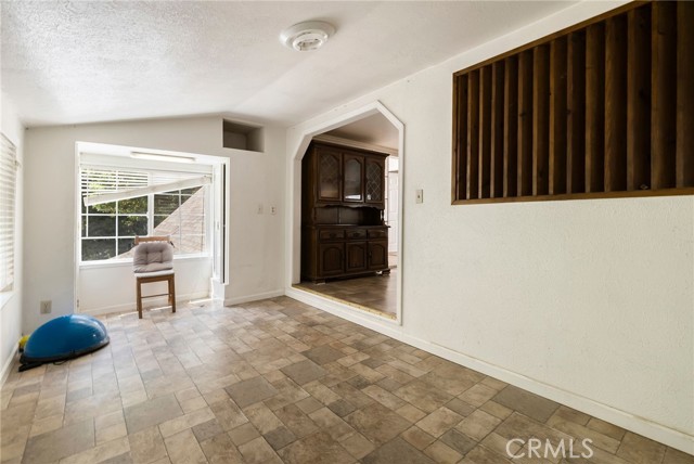 5048 Big Bend Road, Oroville CA: https://media.crmls.org/medias/823f77d0-c8b3-4db1-9a87-1b43d8e9530c.jpg