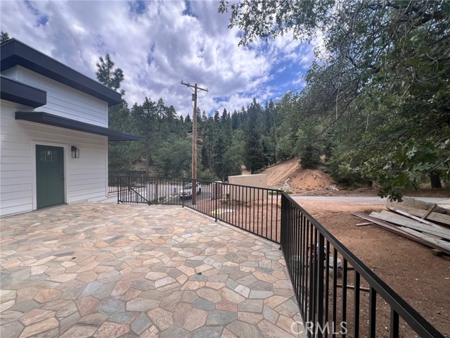 41632 Thrush Court, Big Bear Lake, California 92315, 6 Bedrooms Bedrooms, ,5 BathroomsBathrooms,Residential,For Sale,41632 Thrush Court,CREV23171399