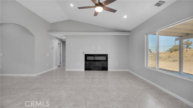 Detail Gallery Image 7 of 37 For 11181 5th Ave, Hesperia,  CA 92345 - 4 Beds | 2/1 Baths