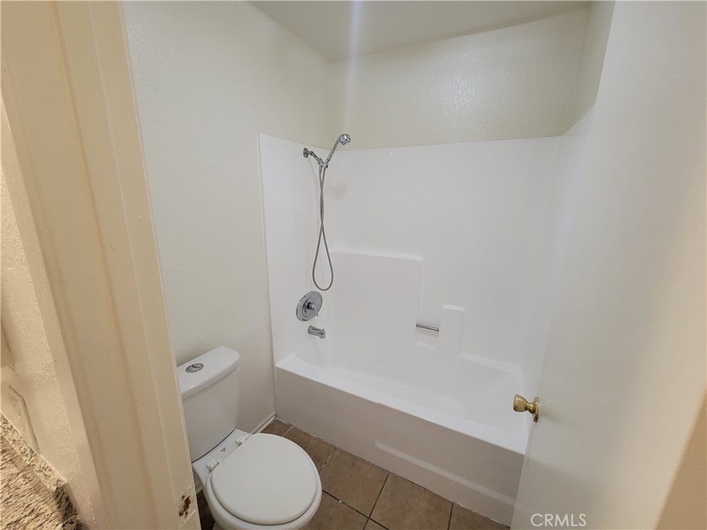 https://media.crmls.org/medias/824080ba-6e44-4d72-971d-213caaa1860d.jpg?preset=X-Large