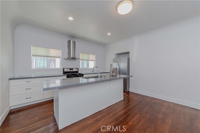 Detail Gallery Image 27 of 39 For 3015 Edgehill Dr, Los Angeles,  CA 90018 - – Beds | – Baths