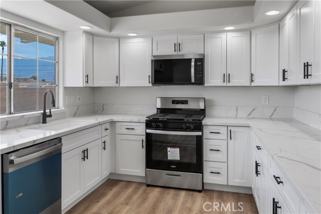 13565 Monterey RD, Desert Hot Springs CA: https://media.crmls.org/medias/8241274b-a78c-48ab-8f0d-417bf1c5bcf4.jpg