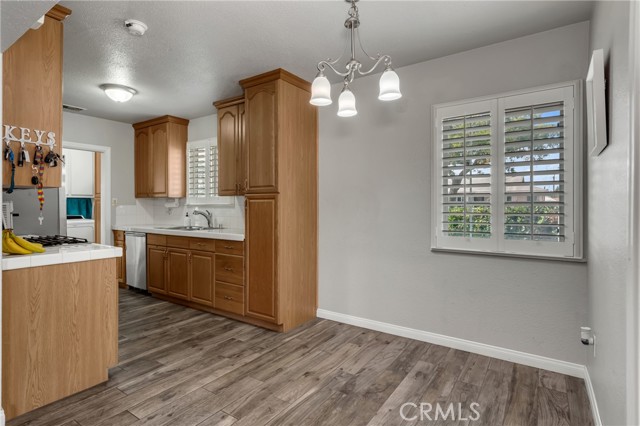 Detail Gallery Image 10 of 38 For 6303 Droxford, Lakewood,  CA 90713 - 4 Beds | 2 Baths