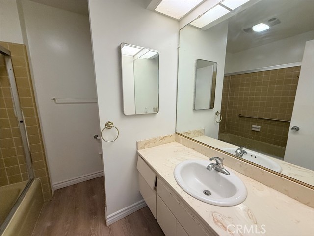 Detail Gallery Image 10 of 29 For 2575 Riverside Ter, Los Angeles,  CA 90039 - – Beds | – Baths