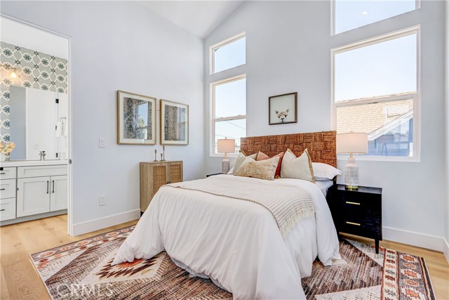 2nd bedroom with tall ceilings 2nd bedroom with tall ceilings