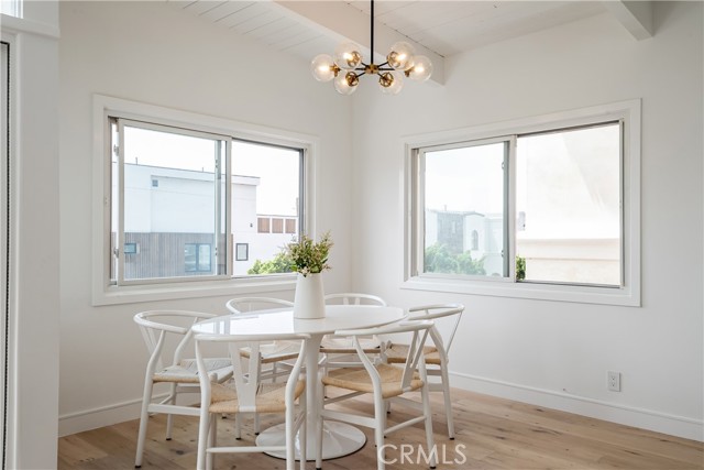 301 4th St, Manhattan Beach, California 90266, 4 Bedrooms Bedrooms, ,3 BathroomsBathrooms,Residential,Sold,4th St,SB22117855