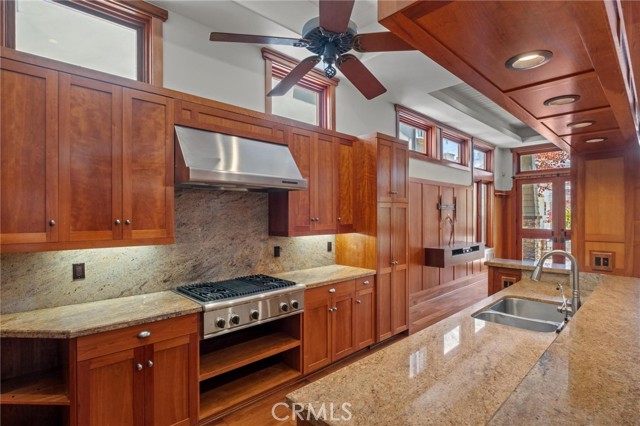 401 8th Street, Manhattan Beach CA: https://media.crmls.org/medias/82432718-56d5-47c2-9d07-b2f88cec3c90.jpg