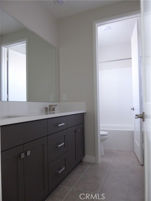 652 Athos, Lake Forest CA: https://media.crmls.org/medias/824368bd-8bfc-4bb4-a68e-45a4f3e7f8ee.jpg