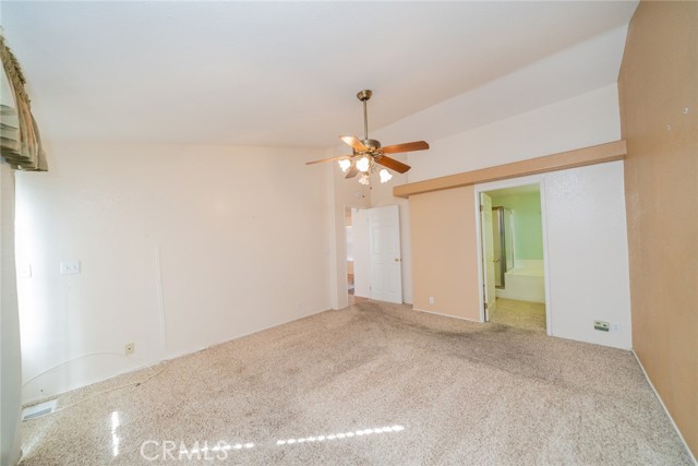 10778 Sonora Road, Phelan CA: https://media.crmls.org/medias/82442597-e3fa-469b-911a-de7e45f98e74.jpg