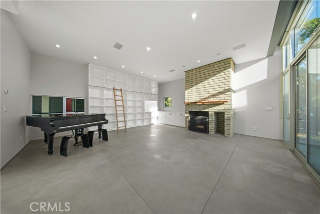 Detail Gallery Image 6 of 39 For 519 Santa Ana, Newport Beach,  CA 92663 - 4 Beds | 4/1 Baths