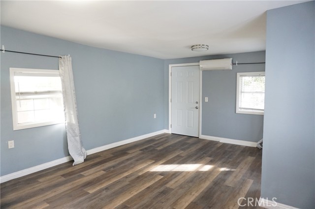 10109 Noble Avenue, Mission Hills (San Fernando) CA: https://media.crmls.org/medias/8244b009-c205-4168-8e1c-2f26229b0743.jpg