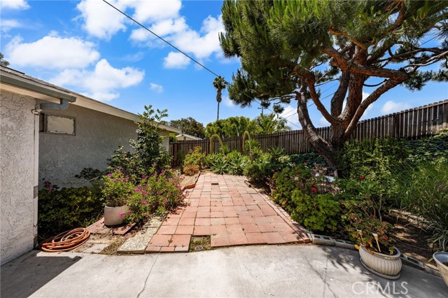 641 Casa Blanca Drive, Fullerton CA: https://media.crmls.org/medias/82453d20-6153-41d8-9ecf-57871a51a0a6.jpg